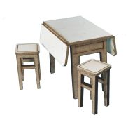 1:24th Retro Table & Stools 